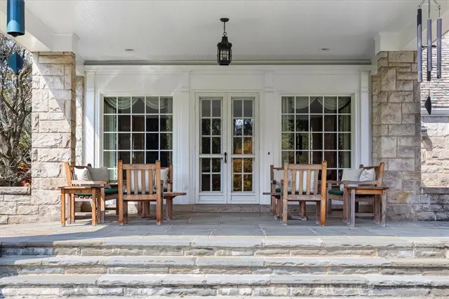 2685 Sunset Lane gallery image 24