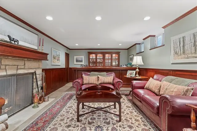 2685 Sunset Lane gallery image 33
