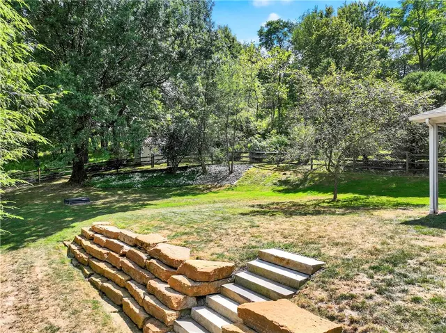 269 Kinvara Drive gallery image 23
