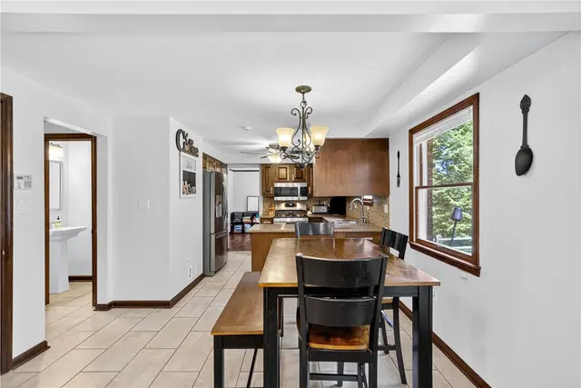 269 Kinvara Drive gallery image 35