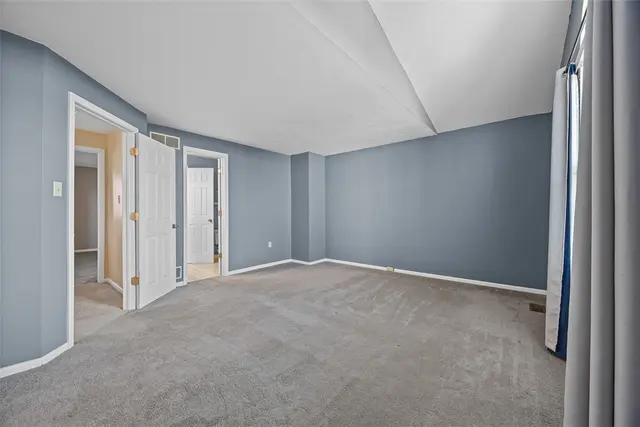 2692 Hunters Point Dr gallery image 2