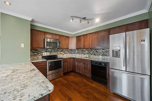 2692 Hunters Point Dr gallery image 5