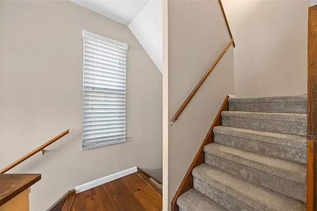 2692 Hunters Point Dr gallery image 6