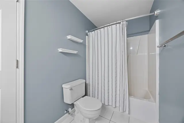 2692 Hunters Point Dr gallery image 12