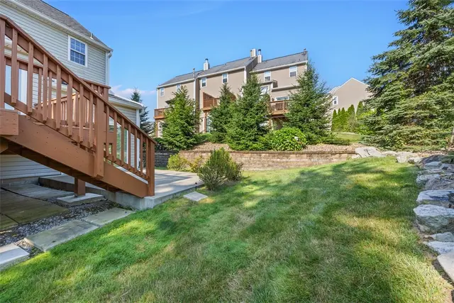 2692 Hunters Point Dr gallery image 14