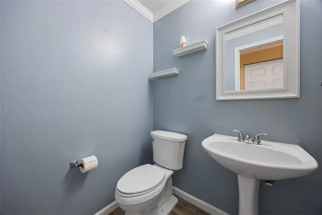 2692 Hunters Point Dr gallery image 15