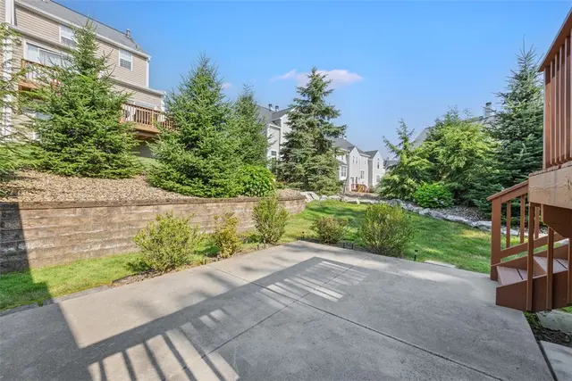 2692 Hunters Point Dr gallery image 16