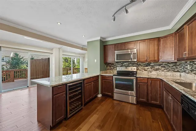 2692 Hunters Point Dr gallery image 17
