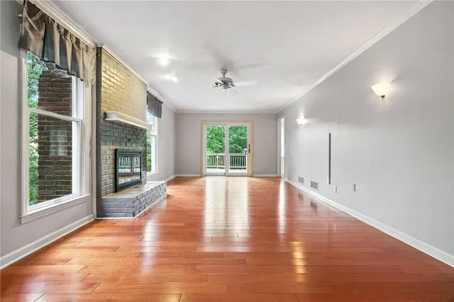 2696 Timberglen Dr gallery image 3