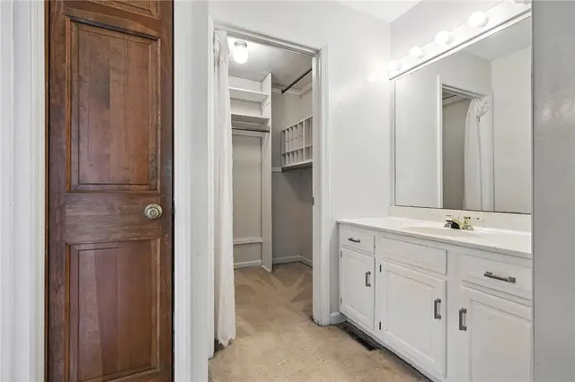 2696 Timberglen Dr gallery image 4