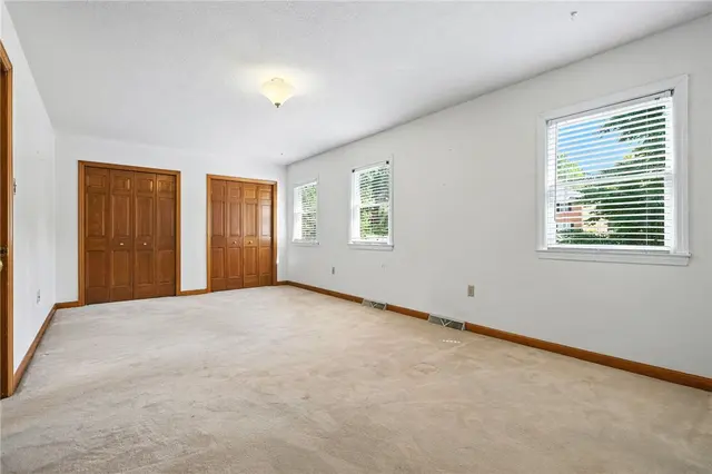 2696 Timberglen Dr gallery image 6