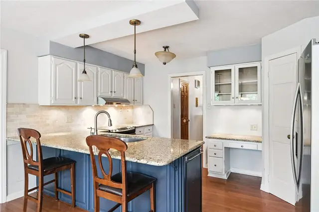 2696 Timberglen Dr gallery image 10