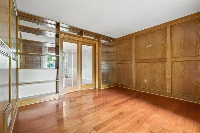 2696 Timberglen Dr gallery image 14