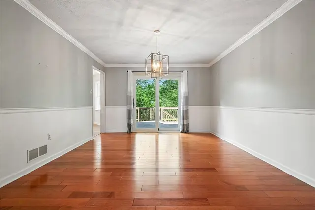 2696 Timberglen Dr gallery image 15