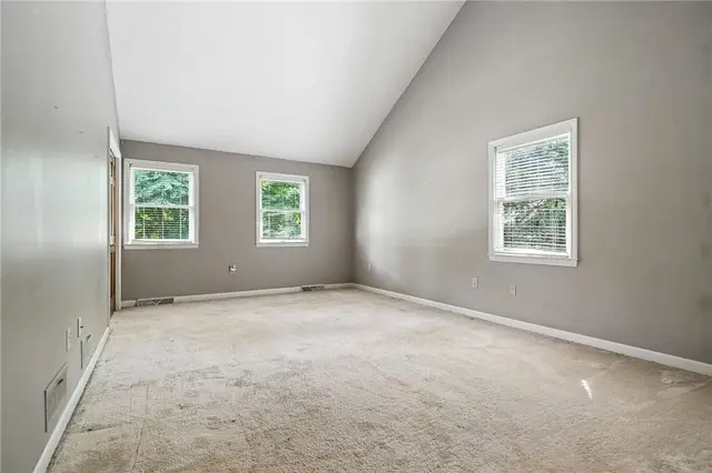 2696 Timberglen Dr gallery image 16