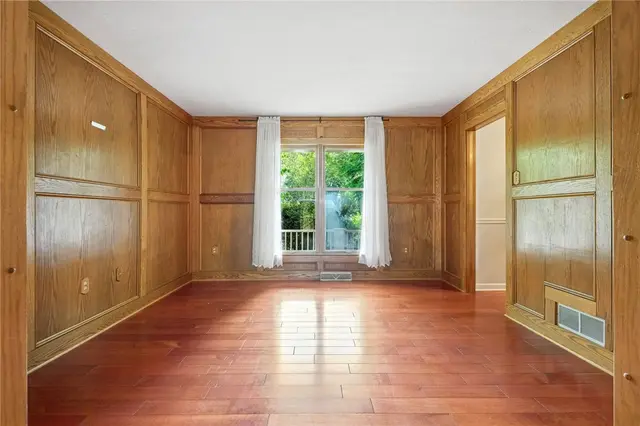 2696 Timberglen Dr gallery image 17