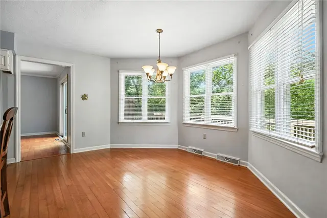 2696 Timberglen Dr gallery image 18