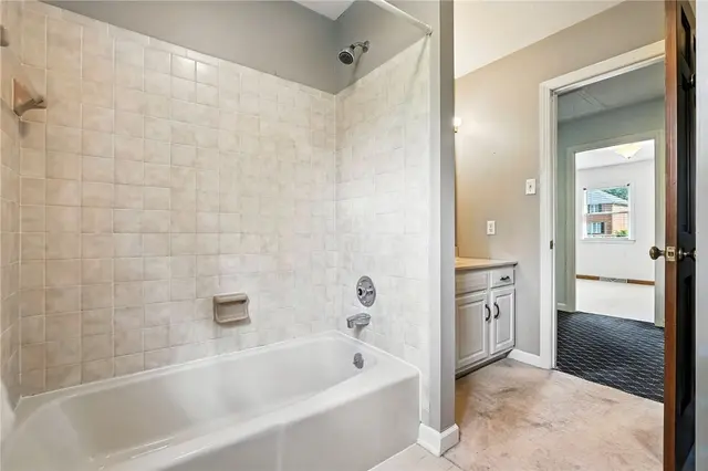 2696 Timberglen Dr gallery image 27
