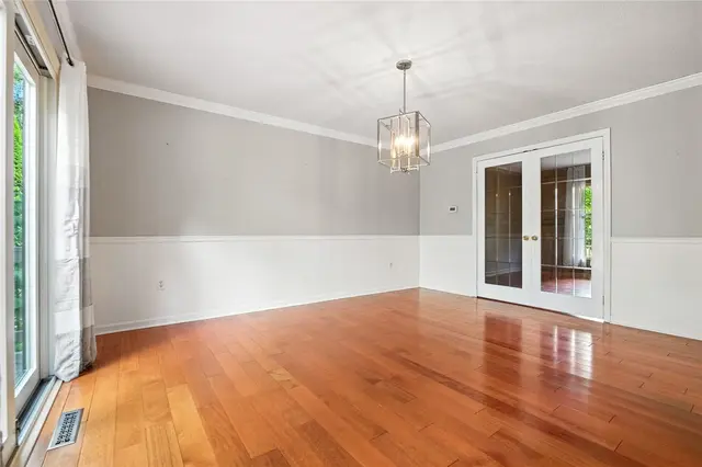 2696 Timberglen Dr gallery image 30