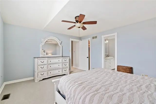2708 Hunters Point Dr gallery image 2