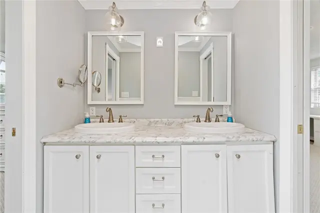 2708 Hunters Point Dr gallery image 9