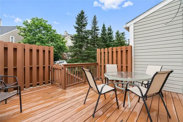 2708 Hunters Point Dr gallery image 12
