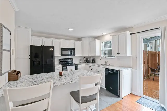 2708 Hunters Point Dr gallery image 16