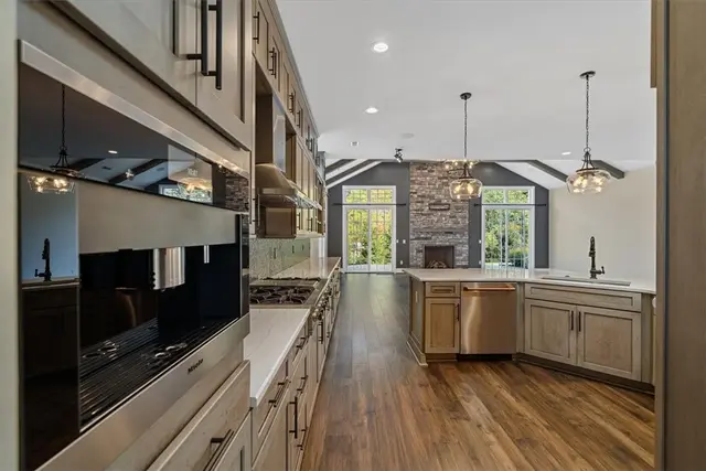 271 Jefferson Ln gallery image 6