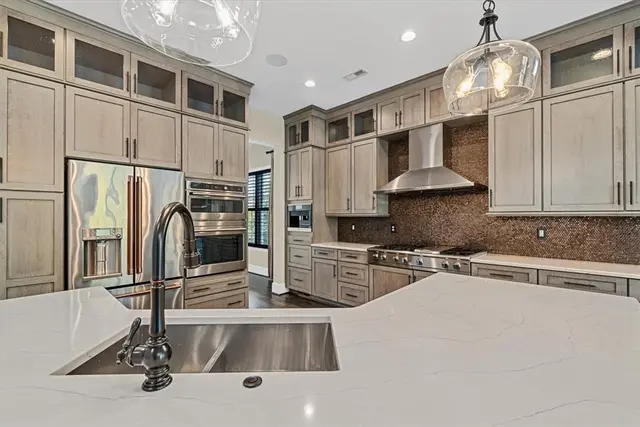 271 Jefferson Ln gallery image 8
