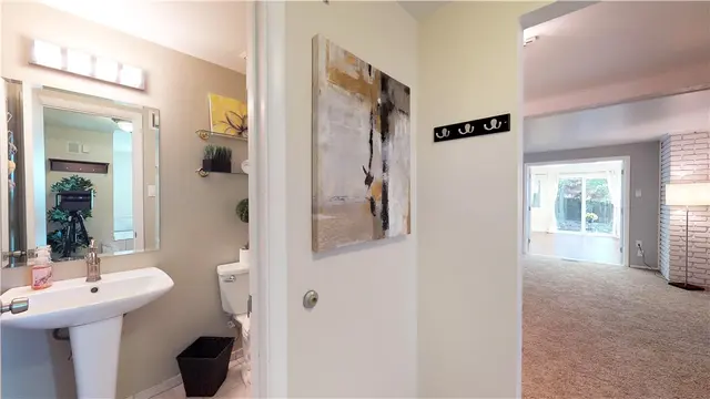 271 Mohican Avenue gallery image 3