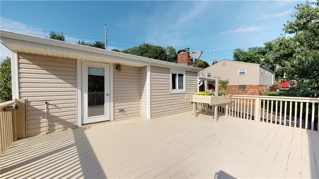 271 Mohican Avenue gallery image 21