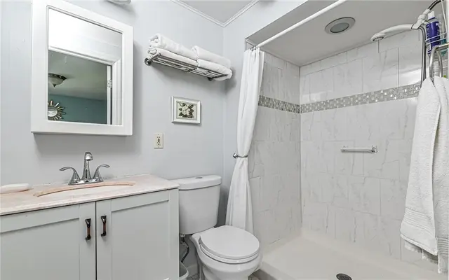 2712 CHAMPLAIN gallery image 5