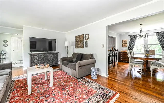 2712 CHAMPLAIN gallery image 10