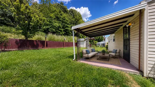 2714 Tillia St gallery image 3