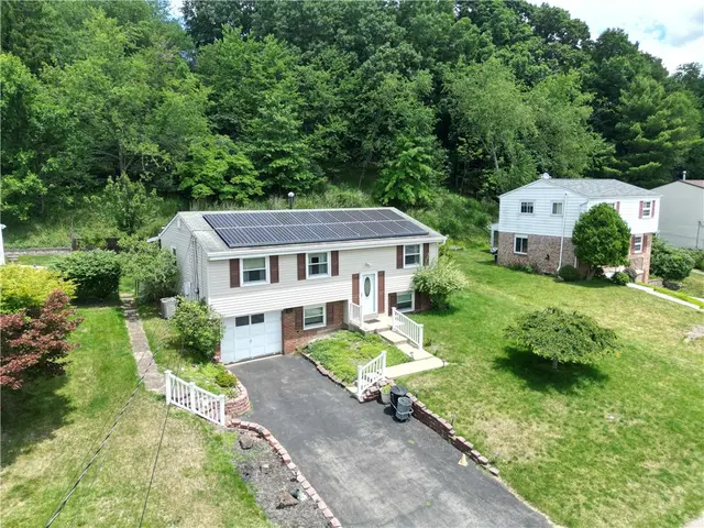 2714 Tillia St gallery image 18
