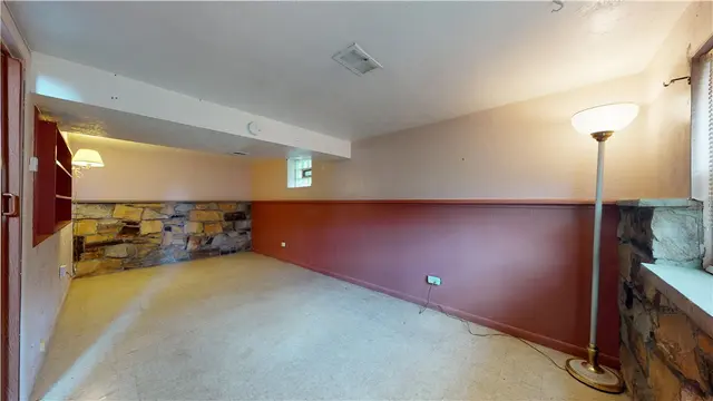 2714 Tillia St gallery image 19