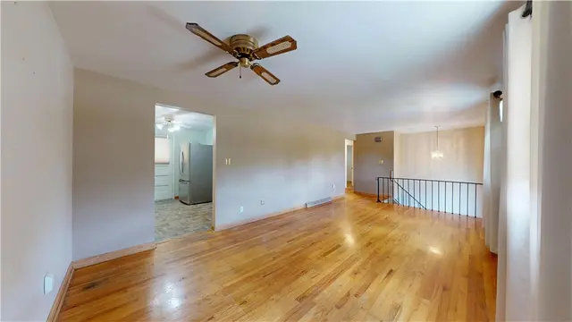 2714 Tillia St gallery image 23