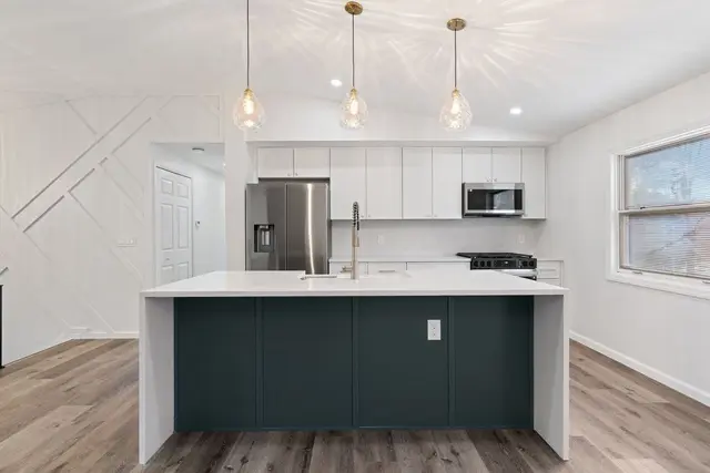 2715 Otterbein Dr gallery image 11