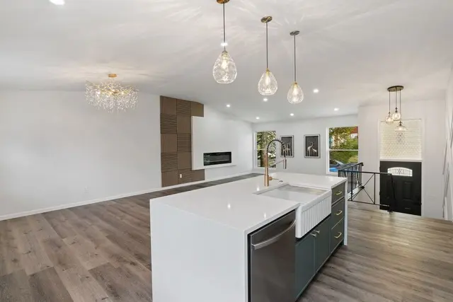 2715 Otterbein Dr gallery image 13