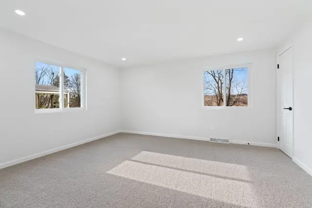 2715 Otterbein Dr gallery image 16