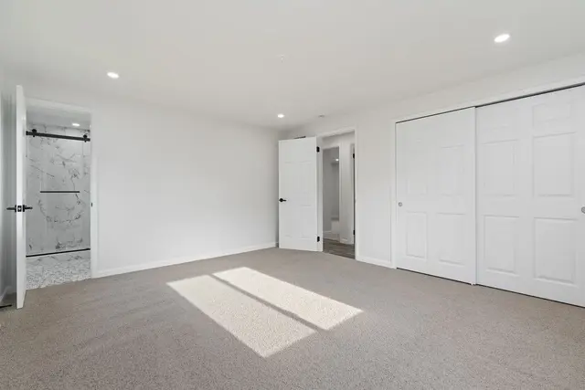 2715 Otterbein Dr gallery image 18