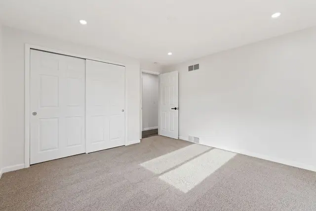 2715 Otterbein Dr gallery image 21