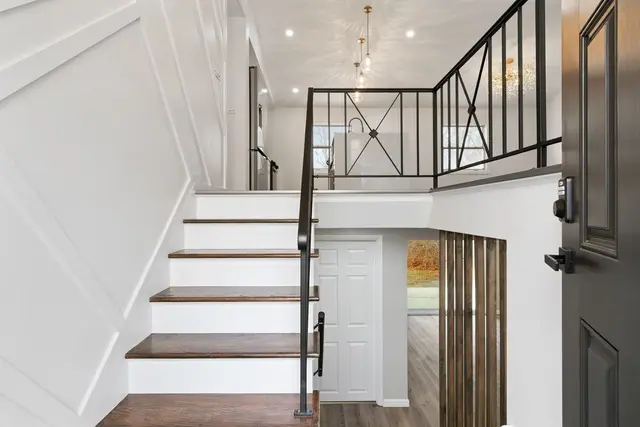2715 Otterbein Dr gallery image 23