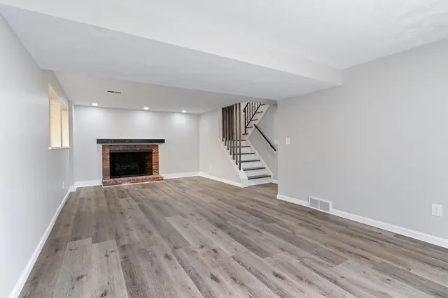 2715 Otterbein Dr gallery image 25