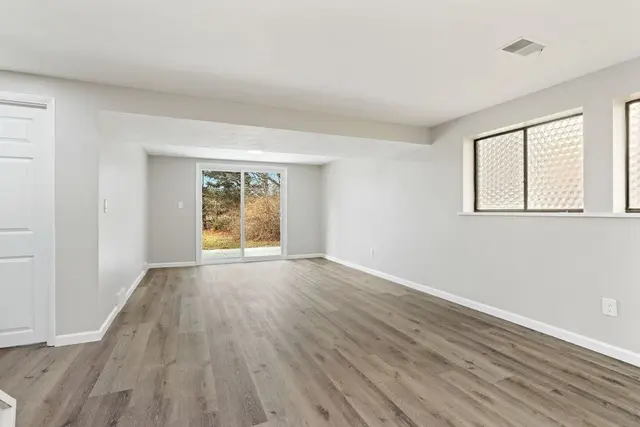 2715 Otterbein Dr gallery image 27