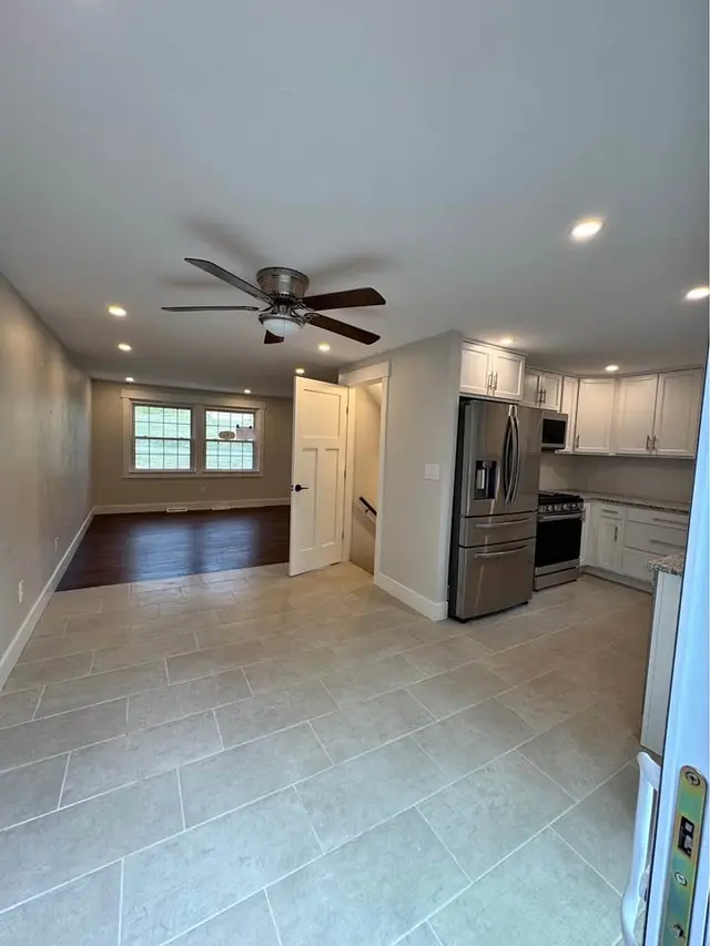 2721 Tillia St gallery image 14