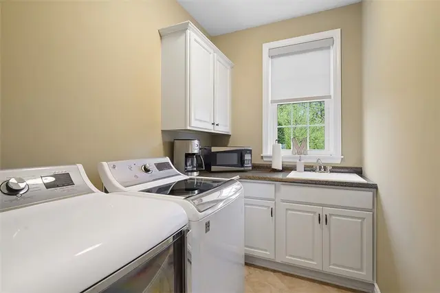 2723 Flat Stone Ct gallery image 46