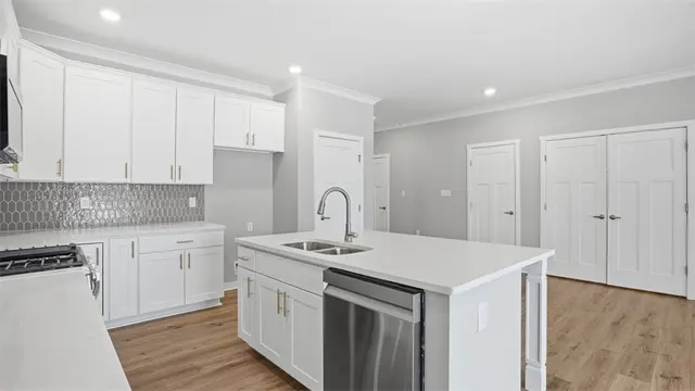 2724 Marra Drive gallery image 5