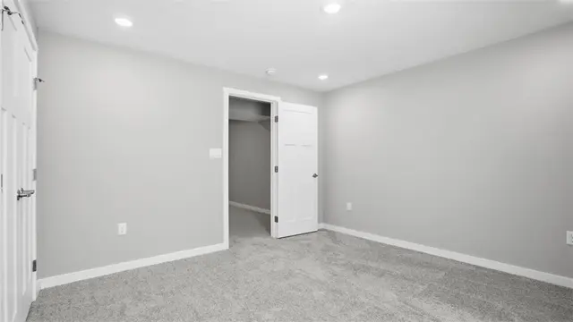 2724 Marra Drive gallery image 18