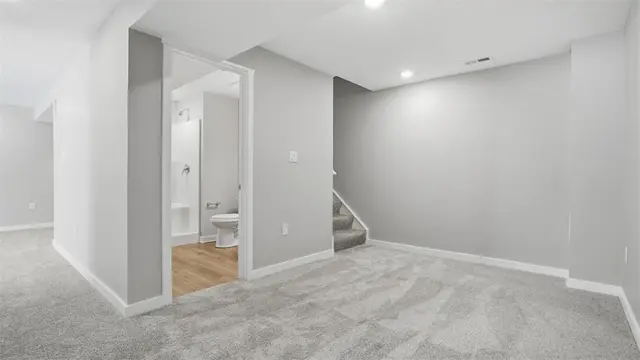 2724 Marra Drive gallery image 21